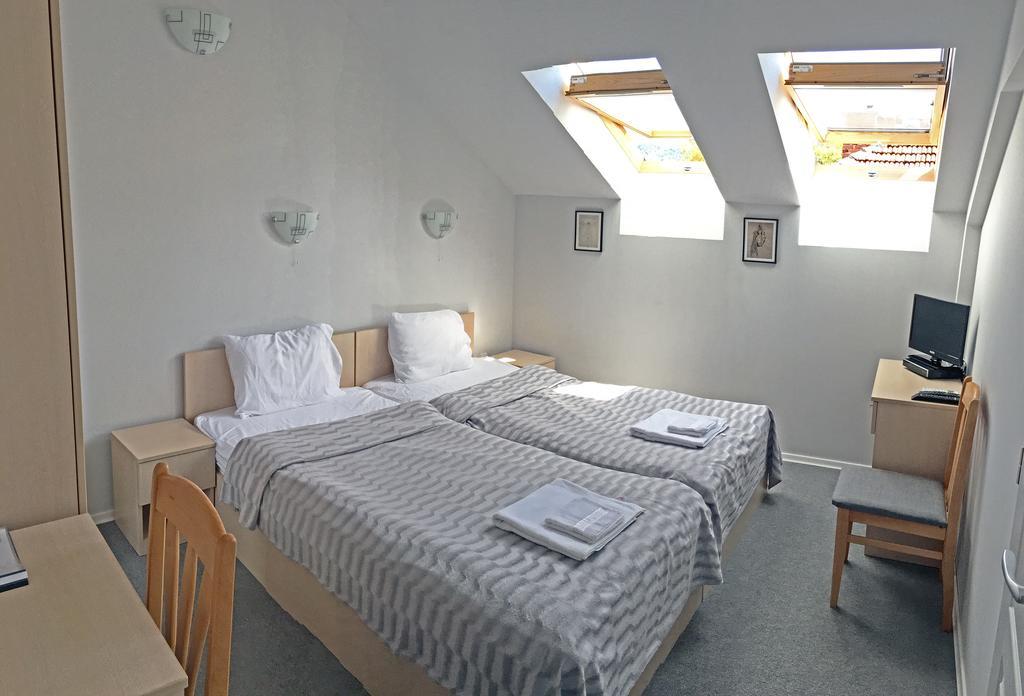 Da Vinci Guesthouse Varshets  Buitenkant foto